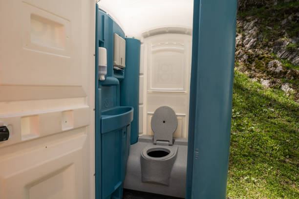 Best Portable toilet rental cost  in Greilickville, MI